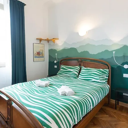 아파트 Vintage Chic Flat Steps From Fiera & Wi-fi 밀라노