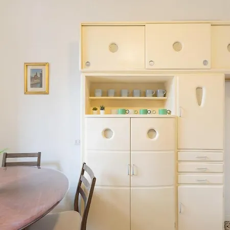 아파트 Vintage Chic Flat Steps From Fiera & Wi-fi 밀라노