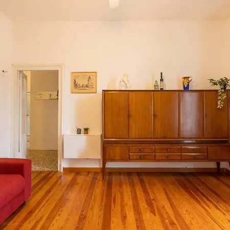 아파트 Vintage Chic Flat Steps From Fiera & Wi-fi 밀라노
